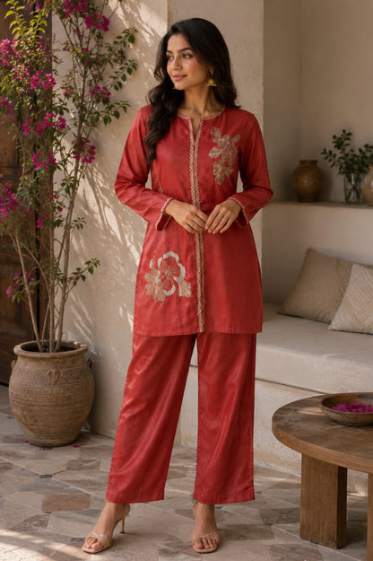 Gajri Floral Embroidered Malchanderi Co-Ord Set
