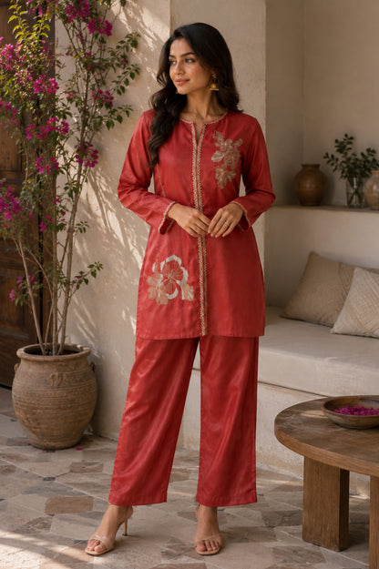 Gajri Floral Embroidered Malchanderi Co-Ord Set